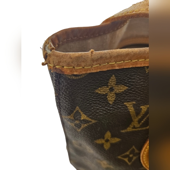 LOUIS VUITTON PETIT BUCKET BAG - Picture 8 of 16